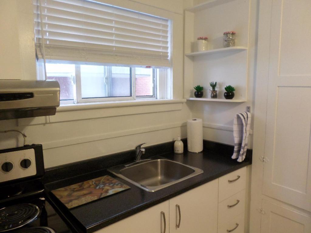 דירות Beautiful, Clean, Quiet 2 Br-In Downtown Ottawa. Parking, Wifi And Netflix Included מראה חיצוני תמונה