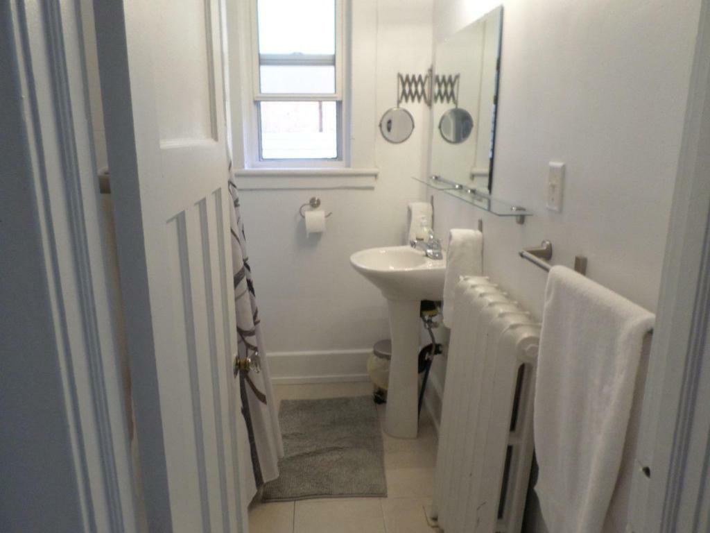 דירות Beautiful, Clean, Quiet 2 Br-In Downtown Ottawa. Parking, Wifi And Netflix Included מראה חיצוני תמונה